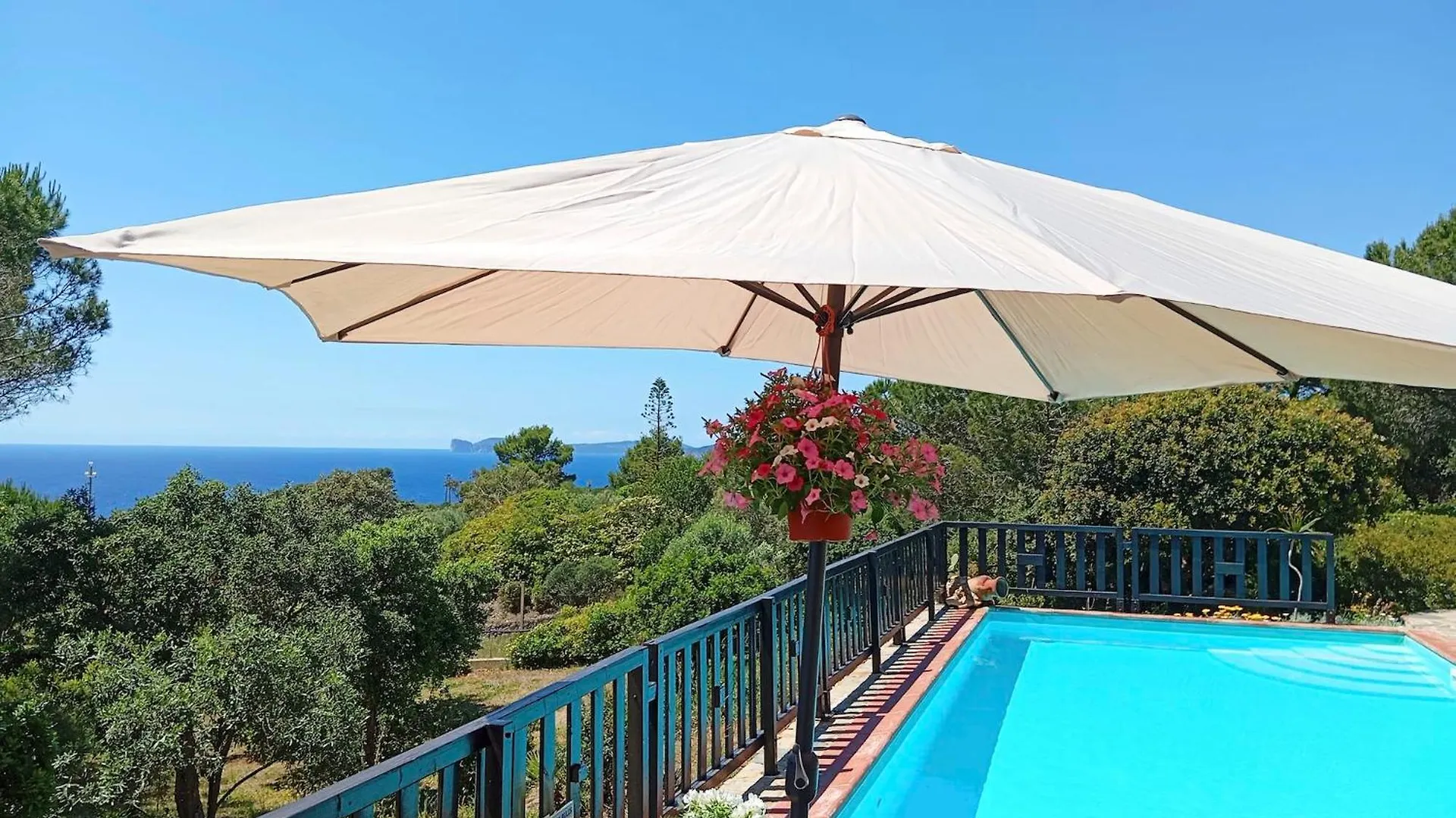 Alghero Villa Barranch con piscina vista mare per 6 persone