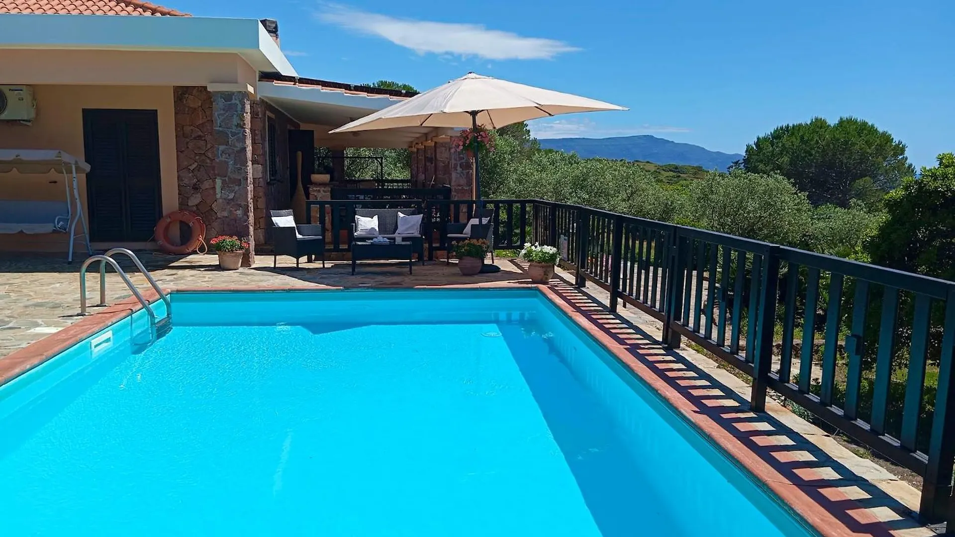 Alghero Villa Barranch con piscina vista mare per 6 persone
